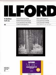 ILFORD MG V Deluxe 18x24/25  satyna