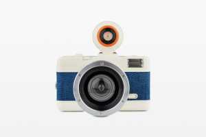 Aparat analogowy Lomography Fisheye No. 2 Rodeo Denim - przód aparatu