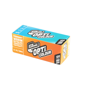 Kolorowy film fotograficzny średnioformatowy Optik Oldschool OptiColour 200 typ 120 - opakowanie produktu.