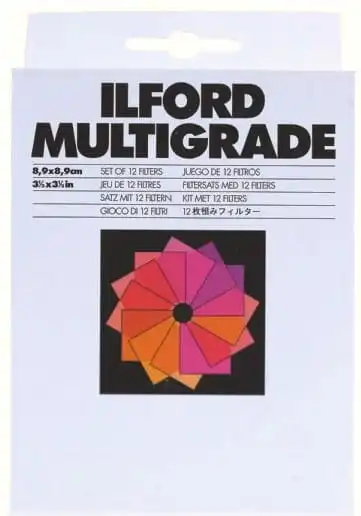 Zestaw filtrów powiększalnikowych Ilford Multigrade 8,9x8,9 cm opakowanie 12 sztuk