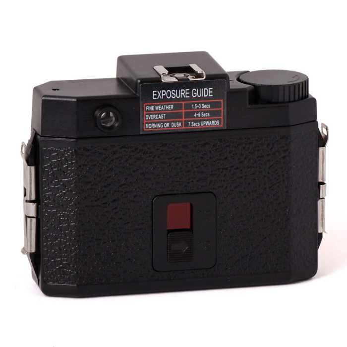 Aparat analogowy Holga 120PC Pinhole widok od tyłu korpusu